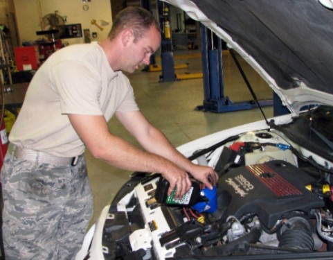 Maintaining Engine Performance and Daily Oil Change: Finding an Oil Change Repairing Center